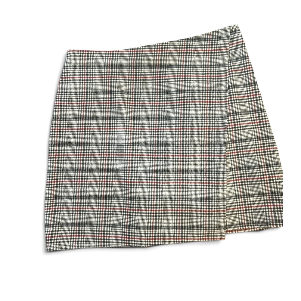 Hollister Ultra High-Rise Plaid Mini Skirt  Medium‎ Black Red White Glen Check